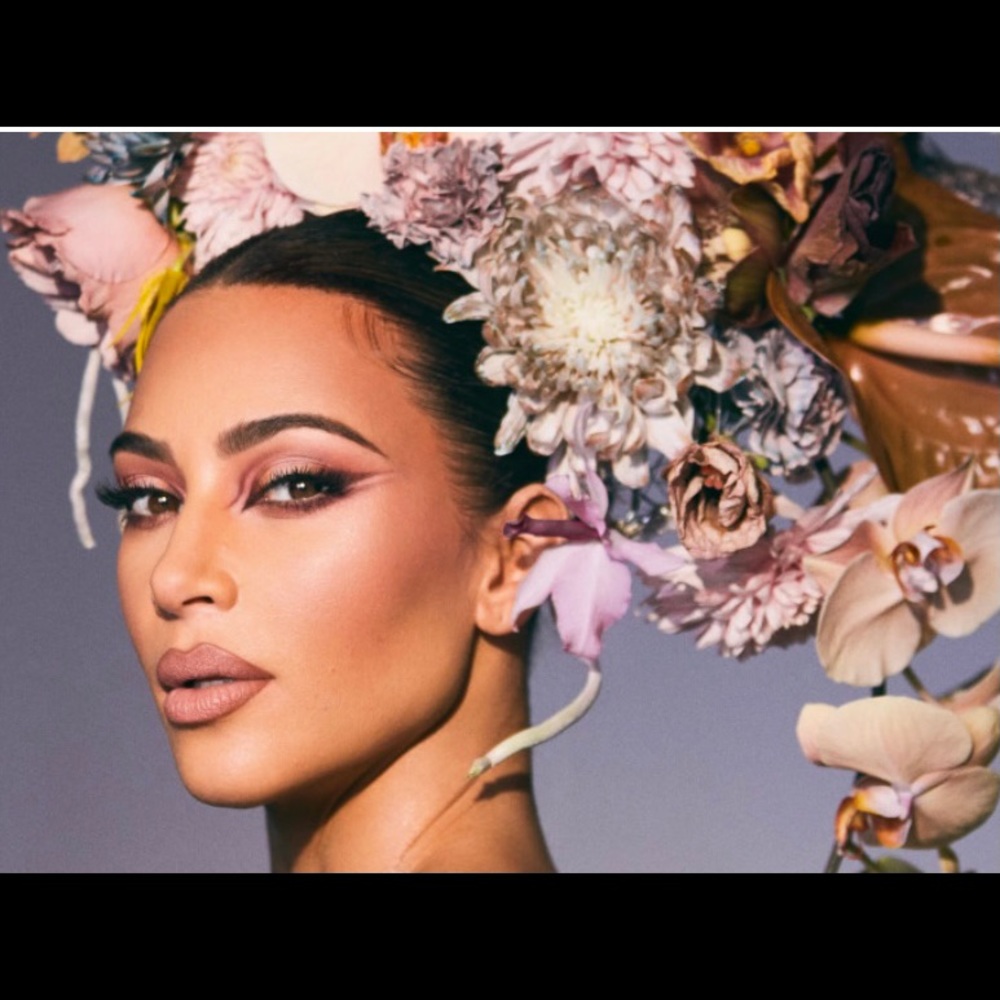 KKW Beauty Pressed Powder Palette Matte Mauve